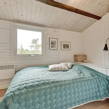 בית נופש Four-bedroom Holiday In