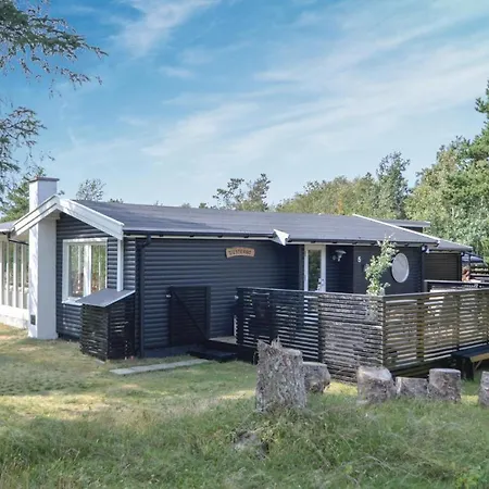 Four-bedroom Holiday In בית נופש בלבאנד